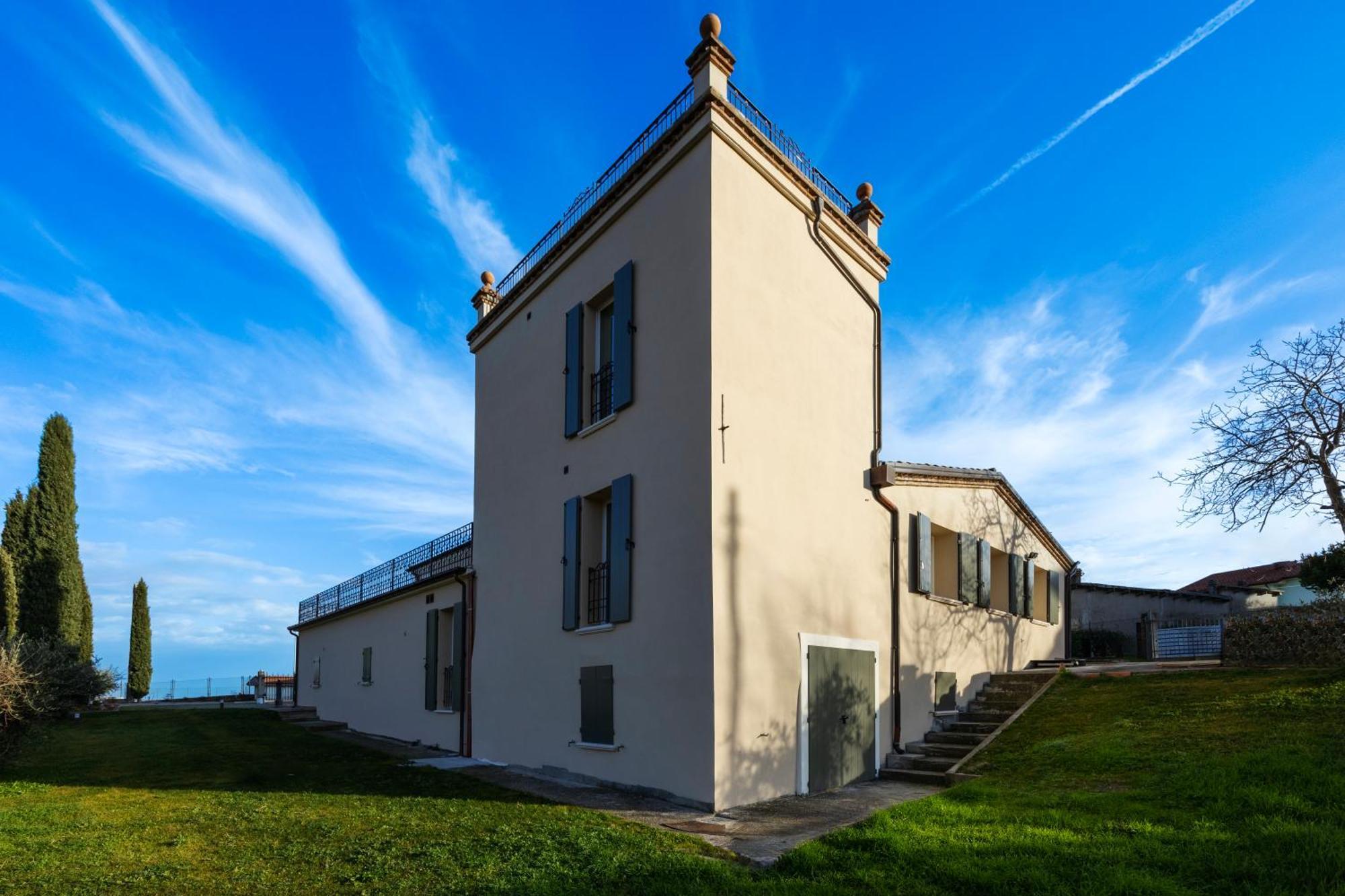 Palazzo Gessi Room And Breakfast Borghi Exterior photo